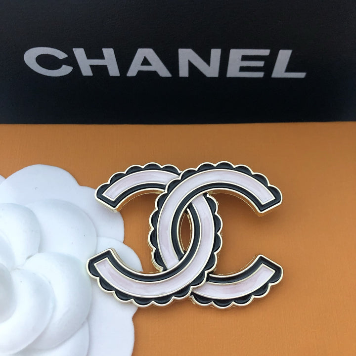 Elegant Two Tone Linked Curve Brooch