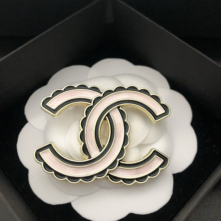 Elegant Two Tone Linked Curve Brooch