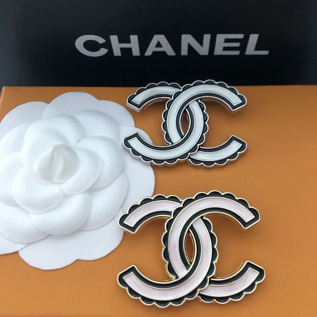 Elegant Two Tone Linked Curve Brooch