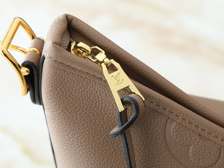 4 Color Emblem Embossed Shoulder Bag Set