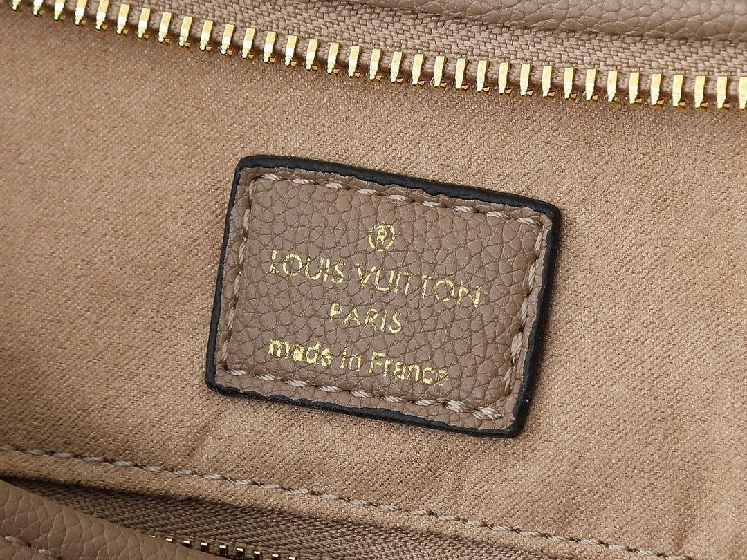 4 Color Emblem Embossed Shoulder Bag Set