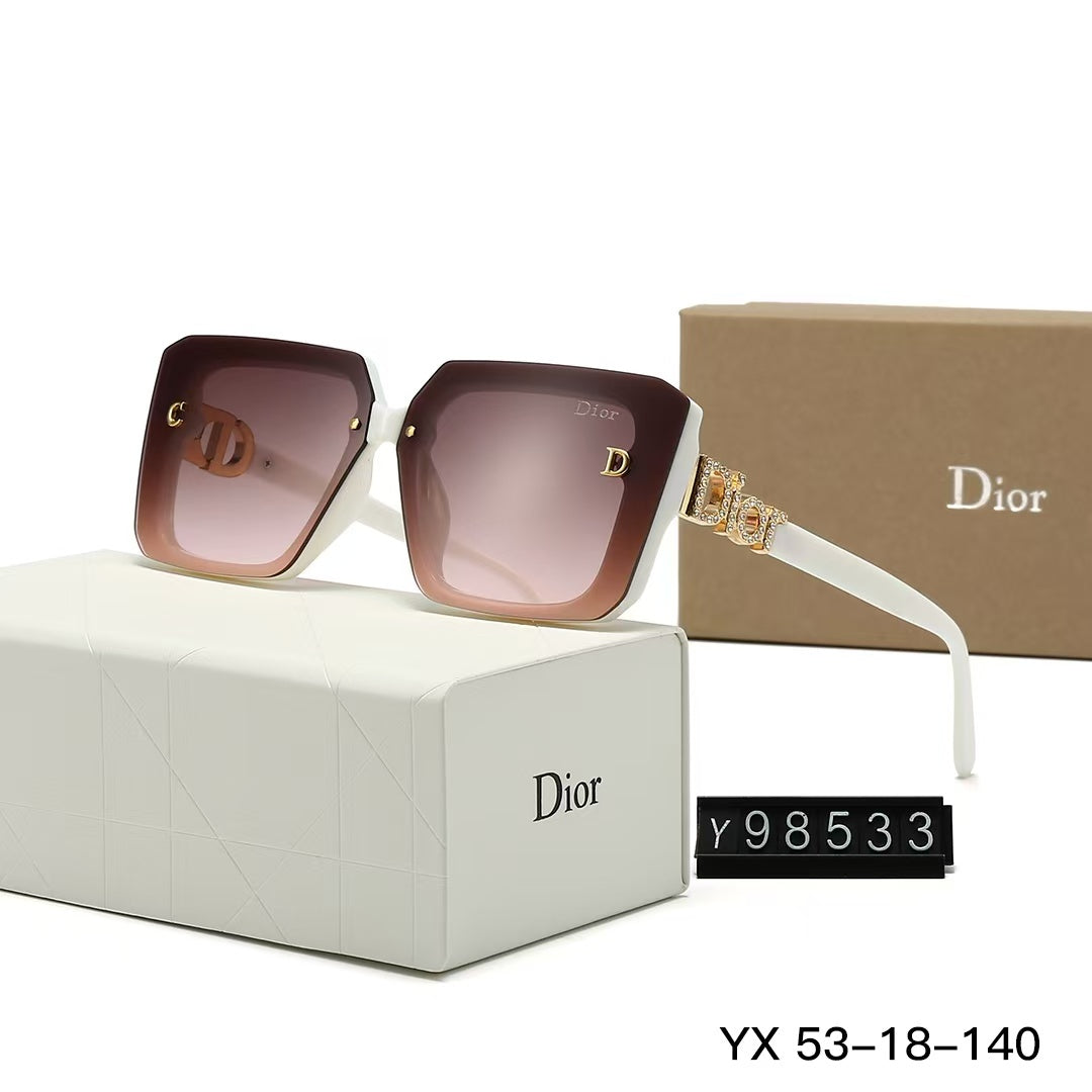 5 Colors Lightweight Monogrammed Sunglasses