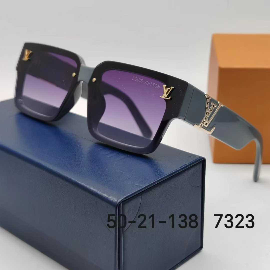 7 Color Metal Badge Square Sunglasses