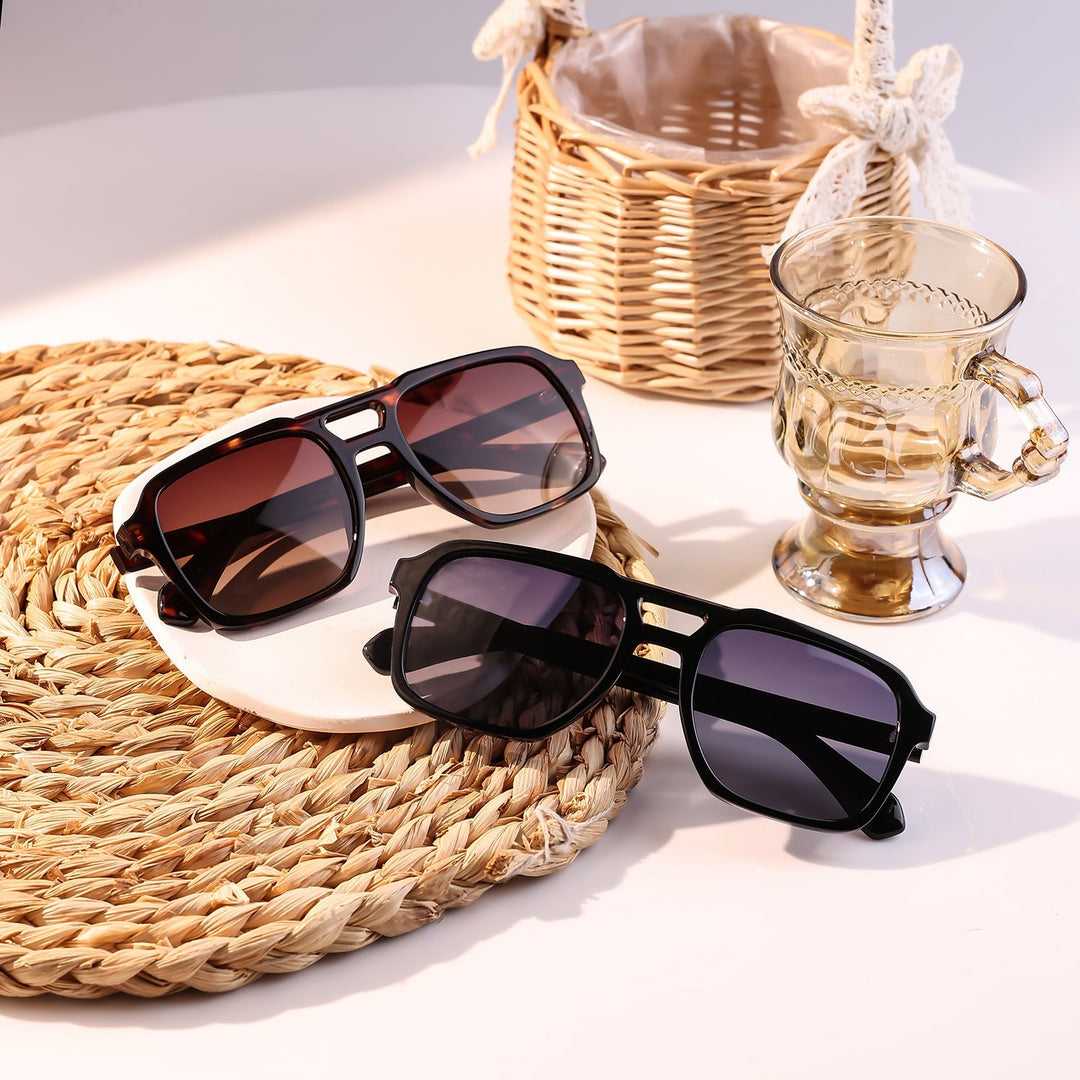 8 Colors - Stylish Striped Sunglasses