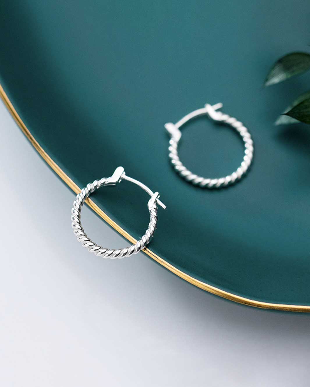 Lily Twisted Hoop Earrings