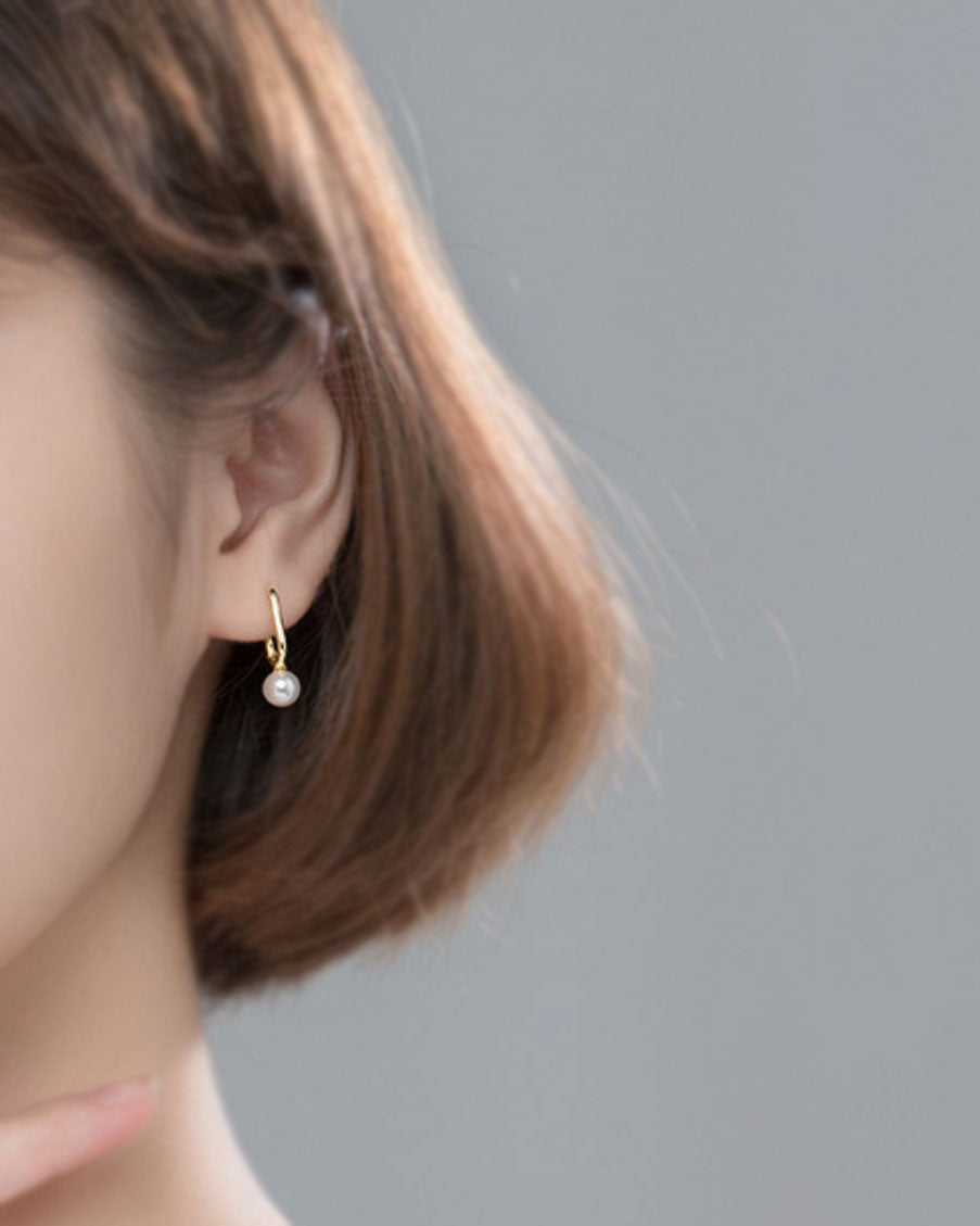 Pearl Charm Oval Hoop Earrings