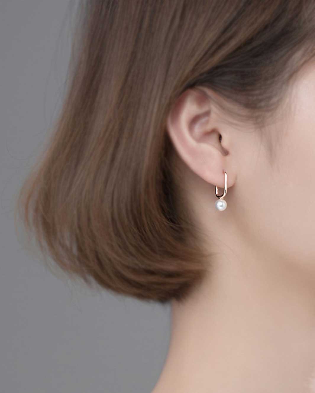 Pearl Charm Oval Hoop Earrings