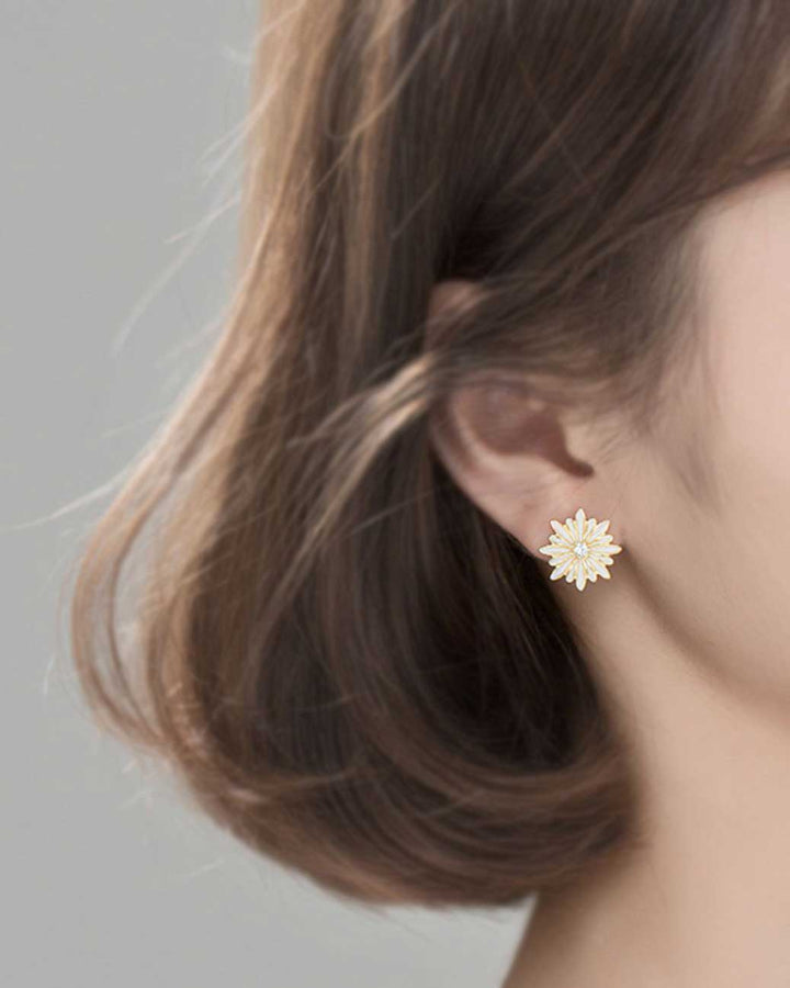 White Daisy Stud Earrings