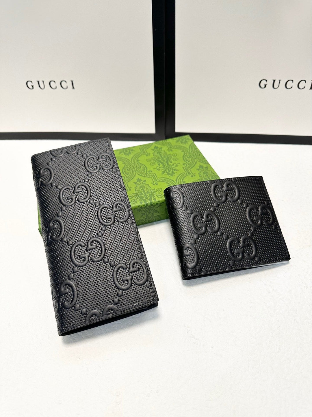 2 sizes of black printed wallet
