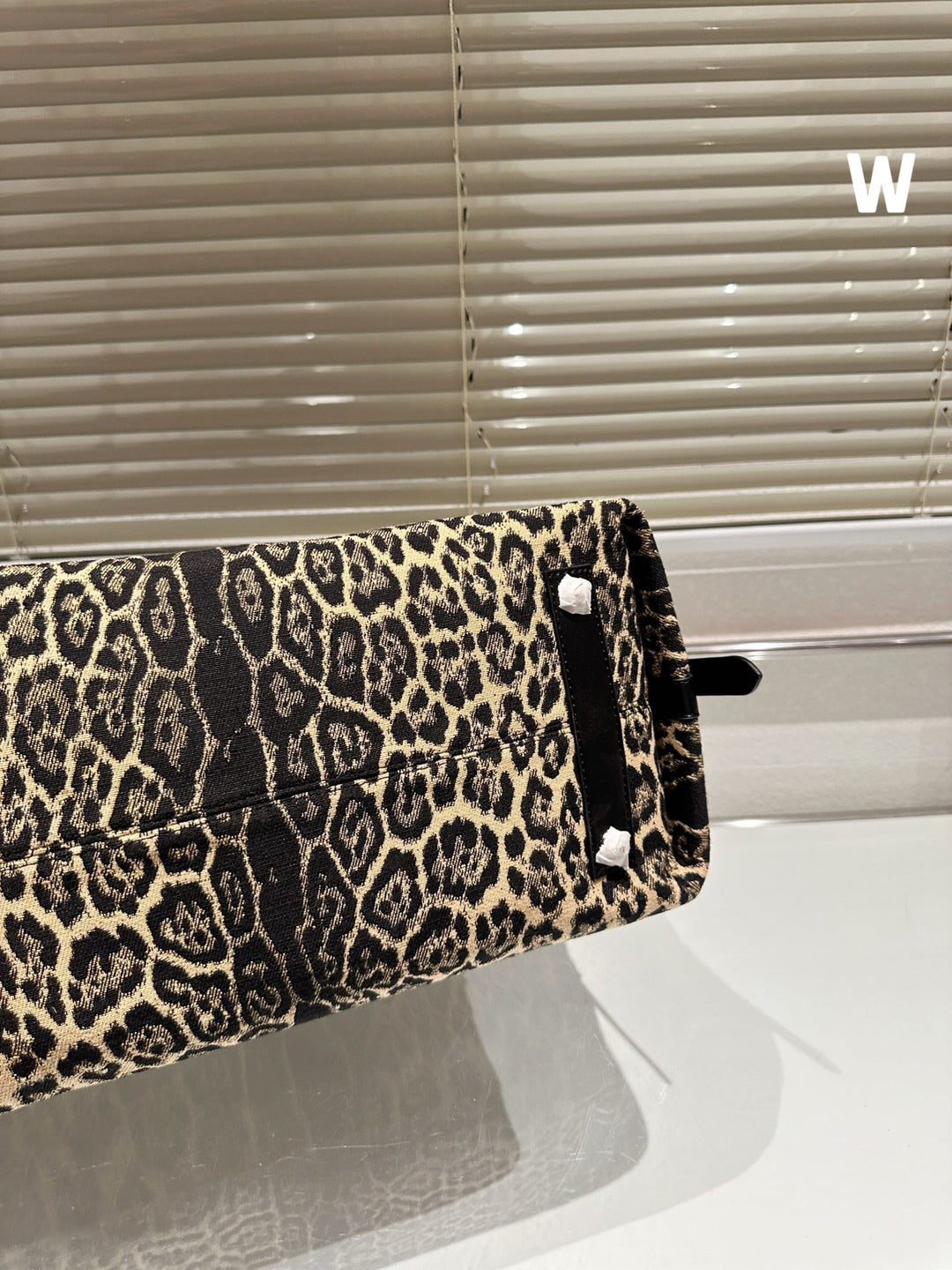 1 Color leopard print handbag