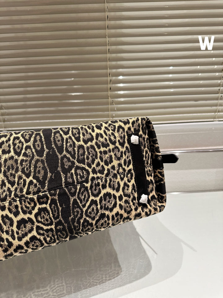 1 Color leopard print handbag