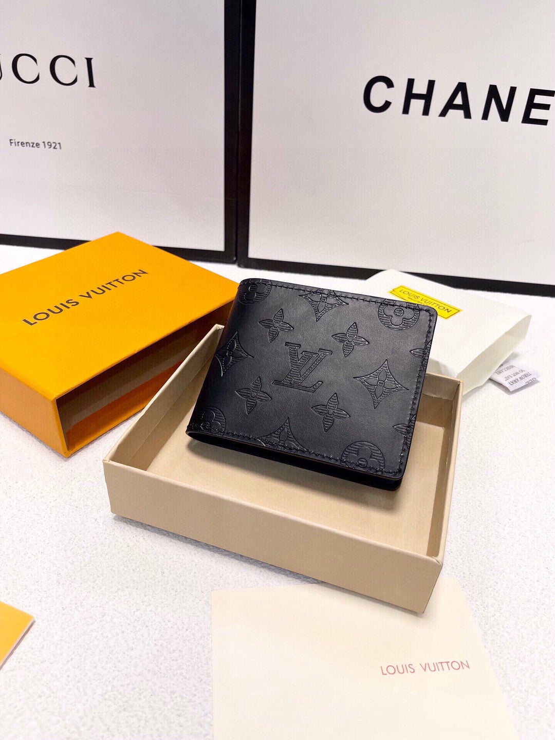 1 colors Cowhide Embossed Wallet