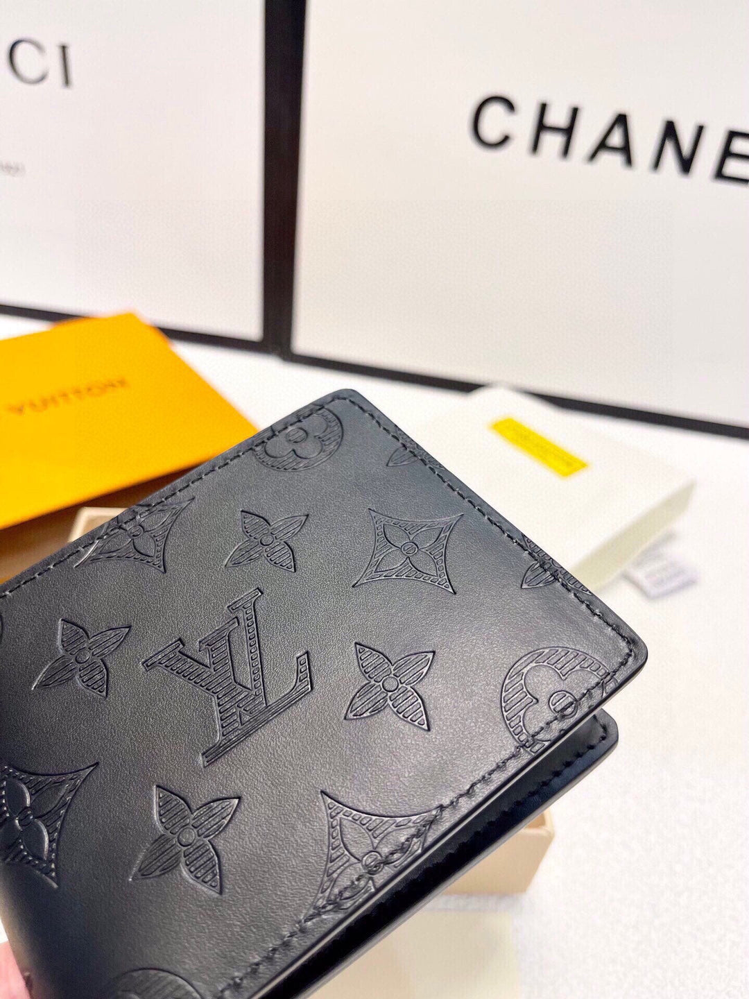 1 colors Cowhide Embossed Wallet