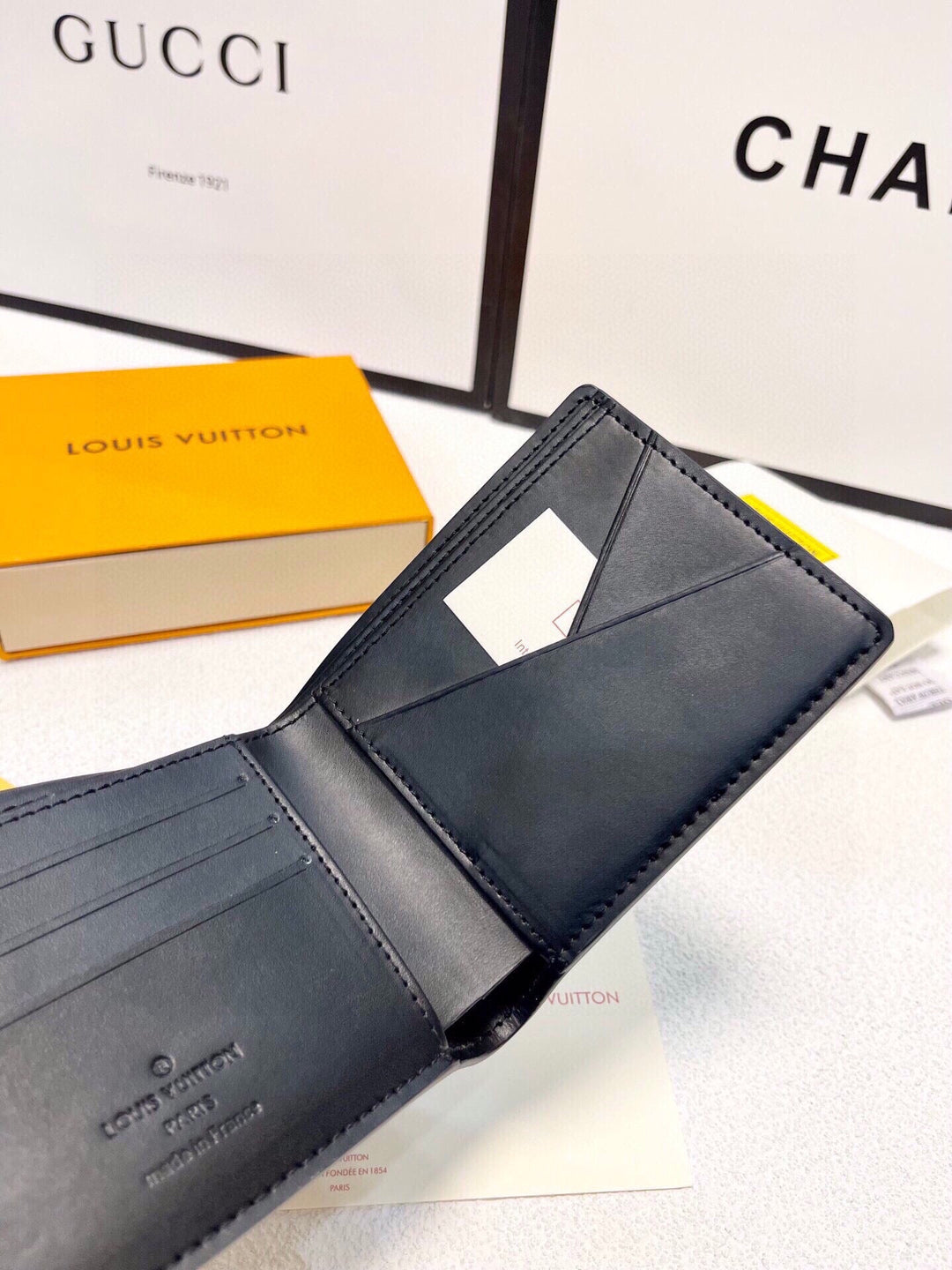 1 colors Cowhide Embossed Wallet