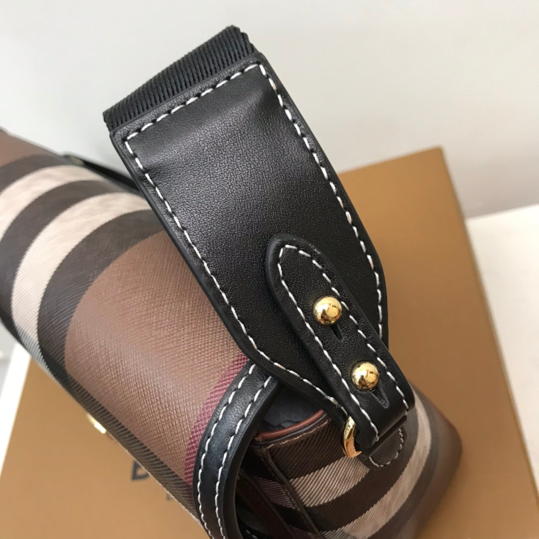 1 Color Small crossbody bag with detachable shoulder strap