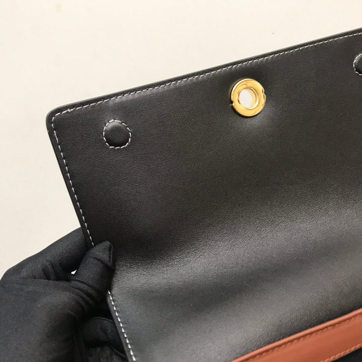 1 Color Small crossbody bag with detachable shoulder strap