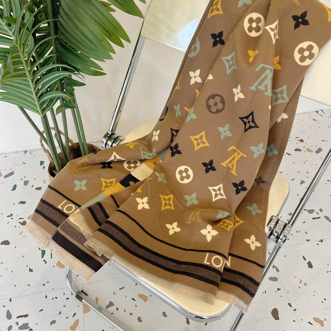 four-leaf clover color autumn and winter scarf
