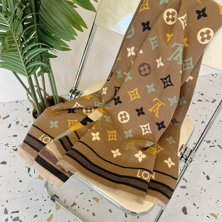 four-leaf clover color autumn and winter scarf