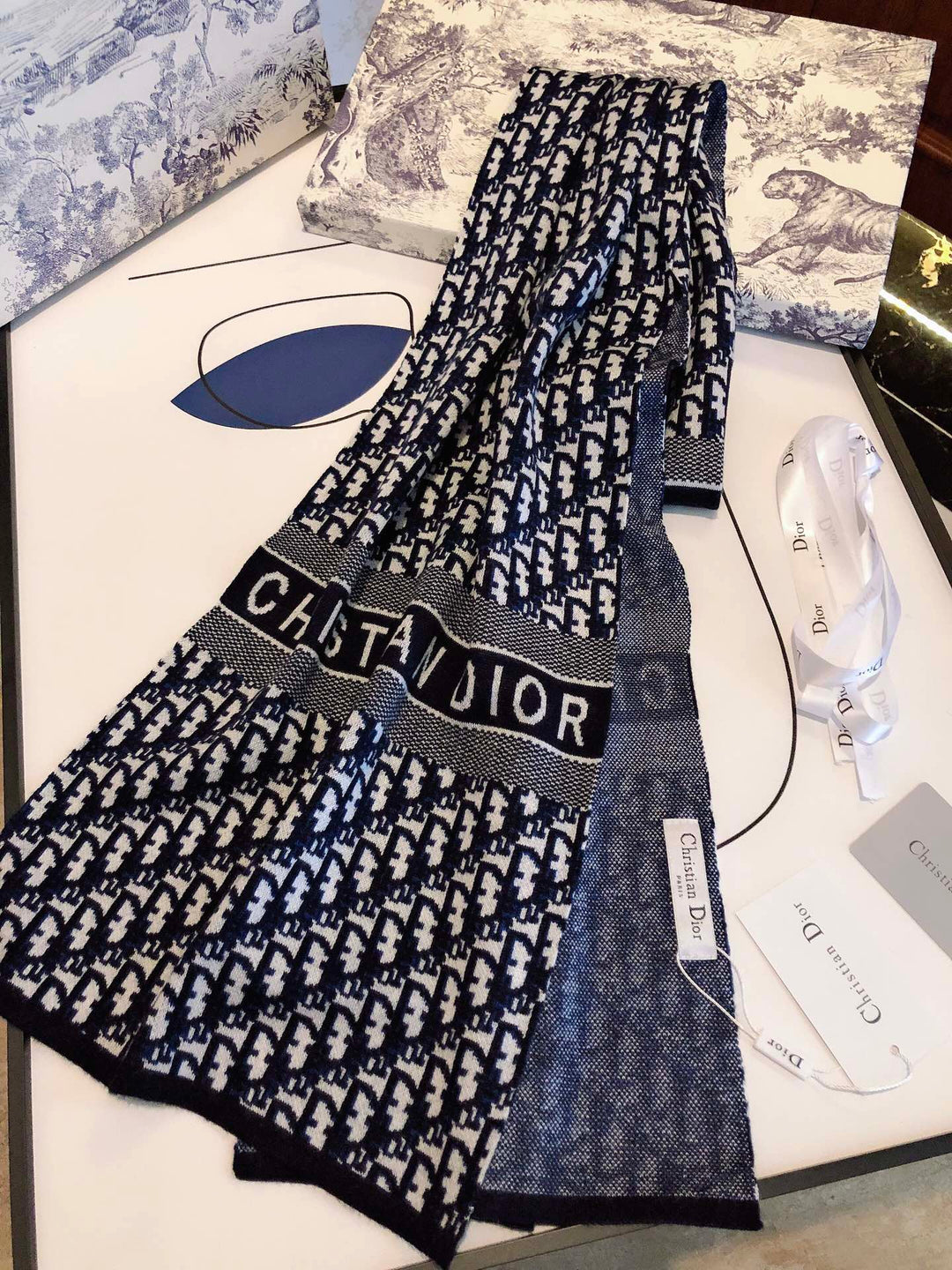 High-end CD cashmere knitted scarf