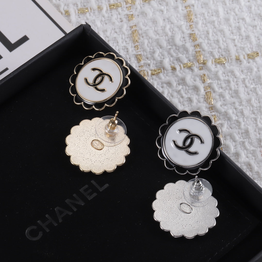 two colors circle earrings