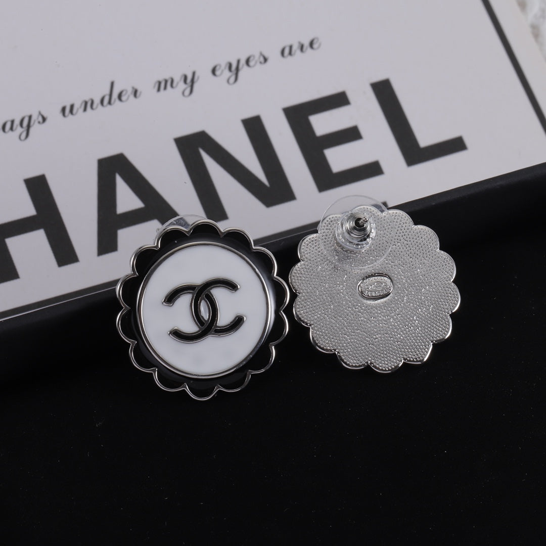 two colors circle earrings