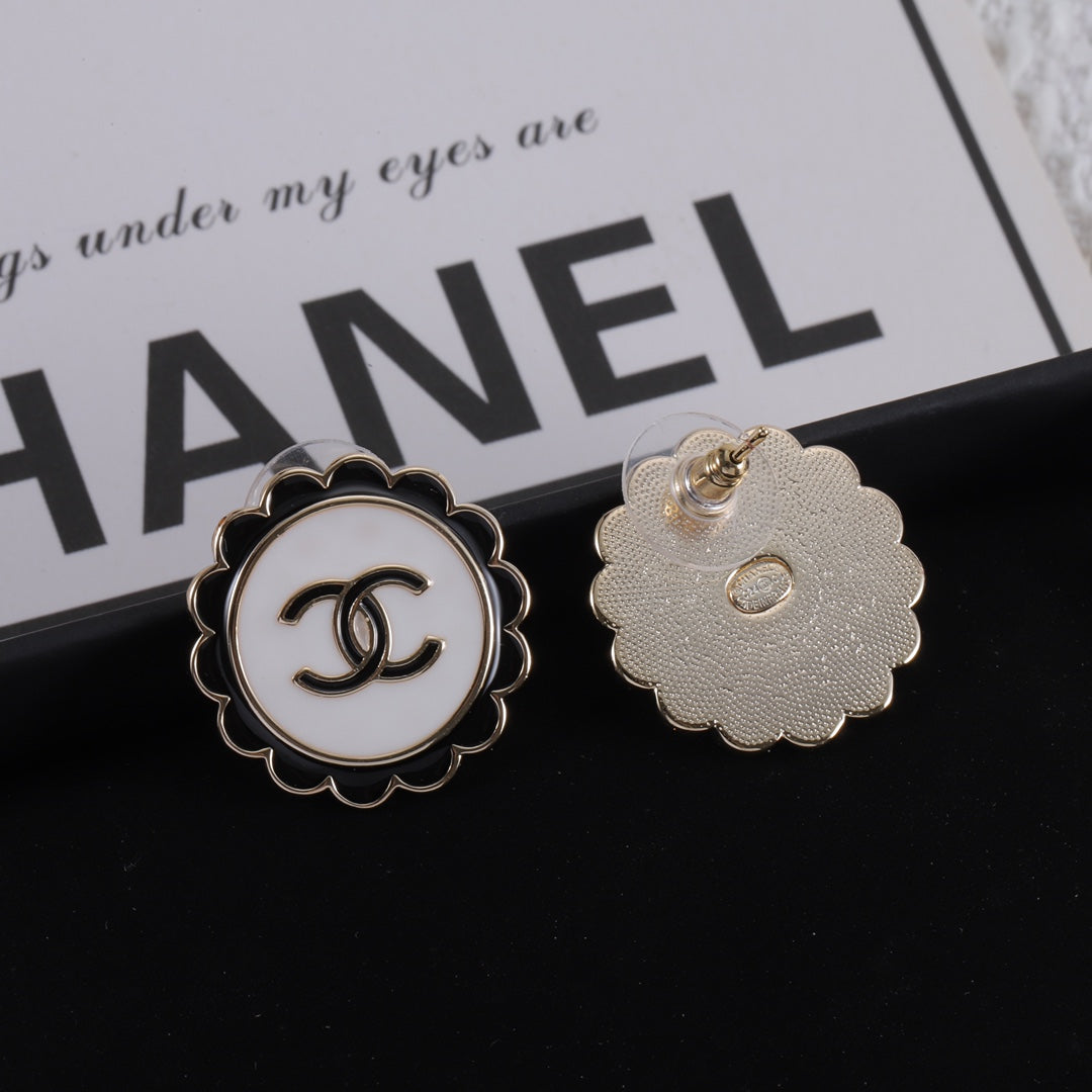 two colors circle earrings