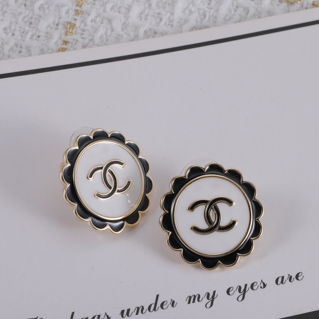 two colors circle earrings