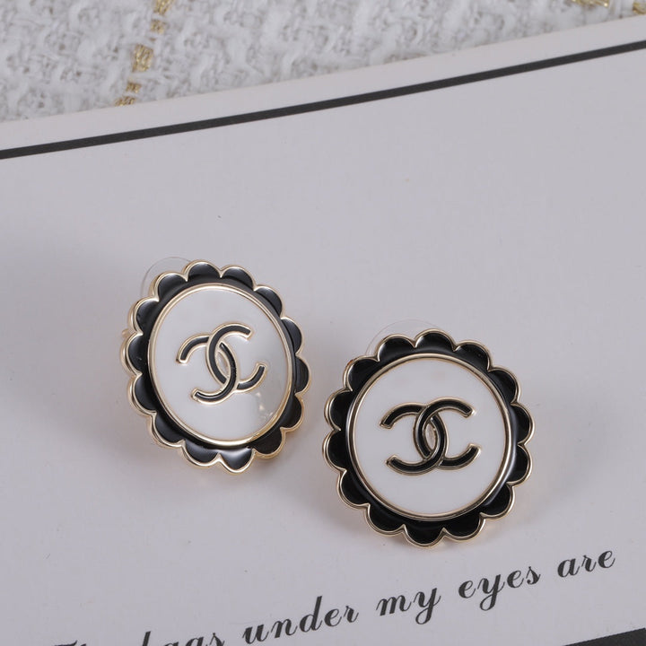 two colors circle earrings