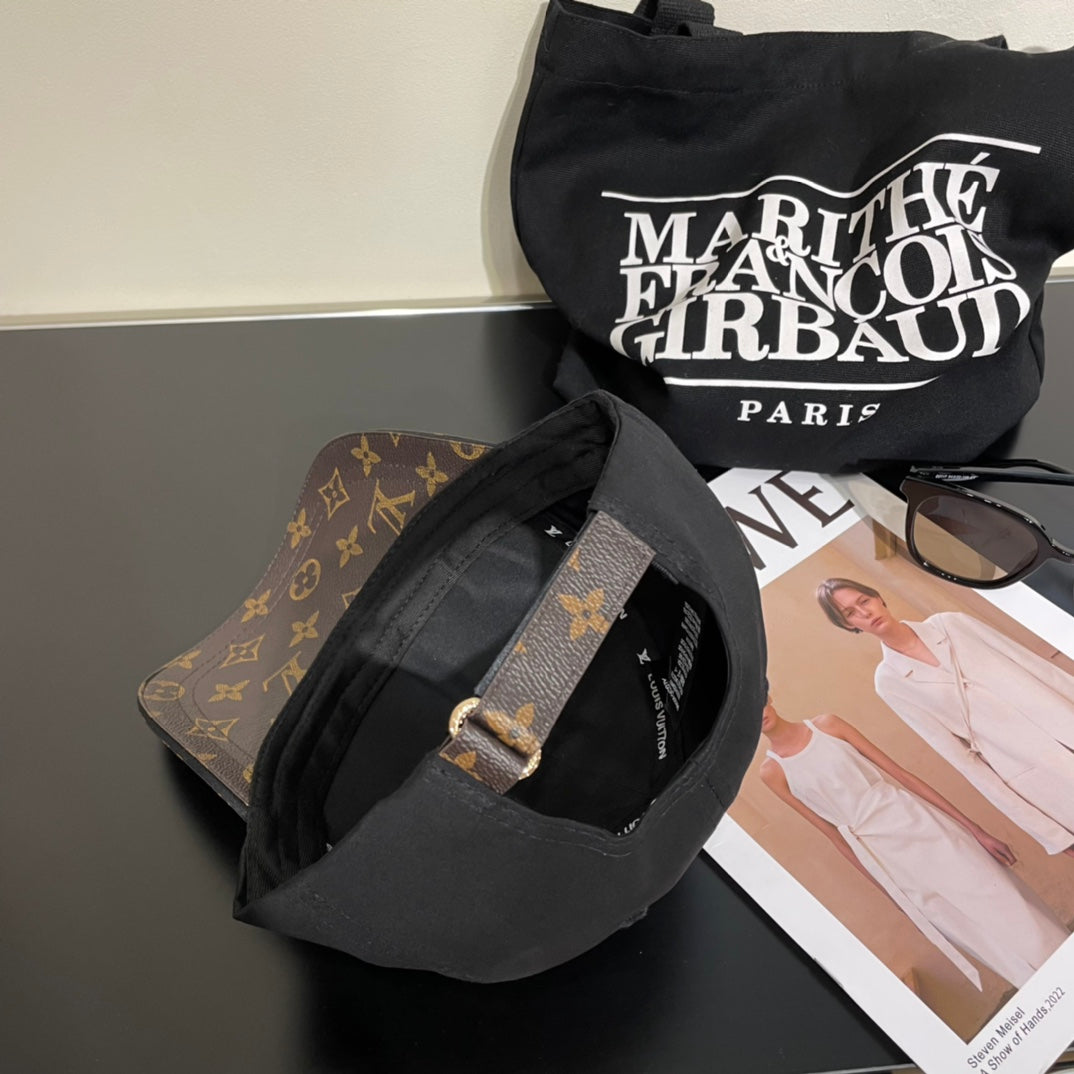 fashion two-color matching baseball cap