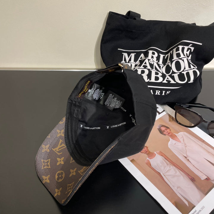 fashion two-color matching baseball cap