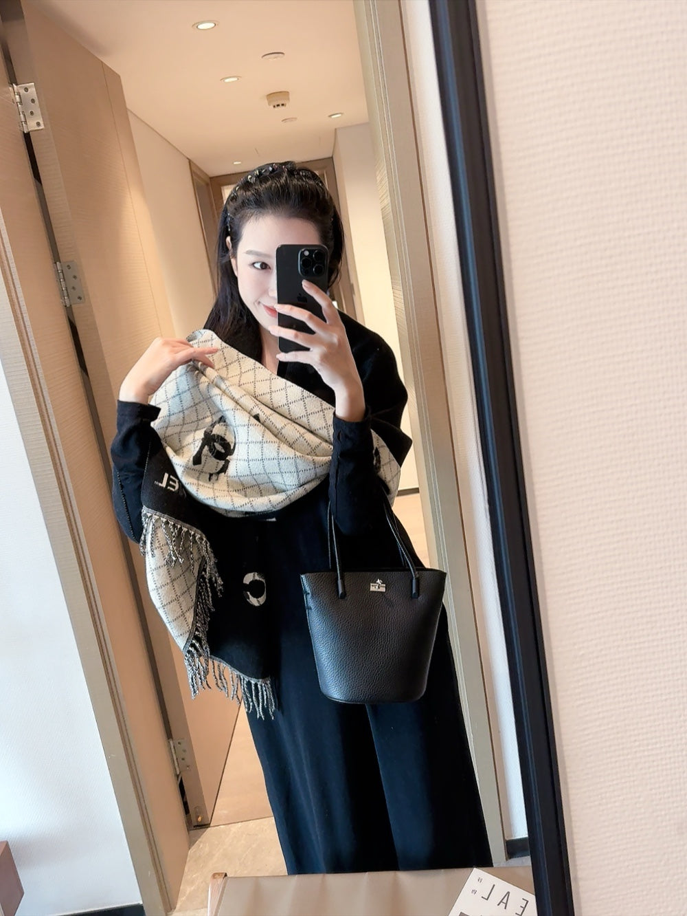 fashion CC letters double-sided two-color scarf