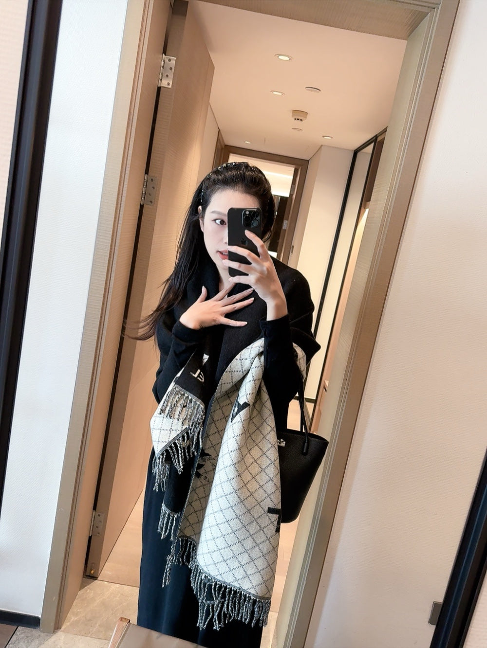 fashion CC letters double-sided two-color scarf