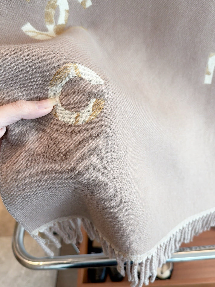 fashion CC letters double-sided two-color scarf