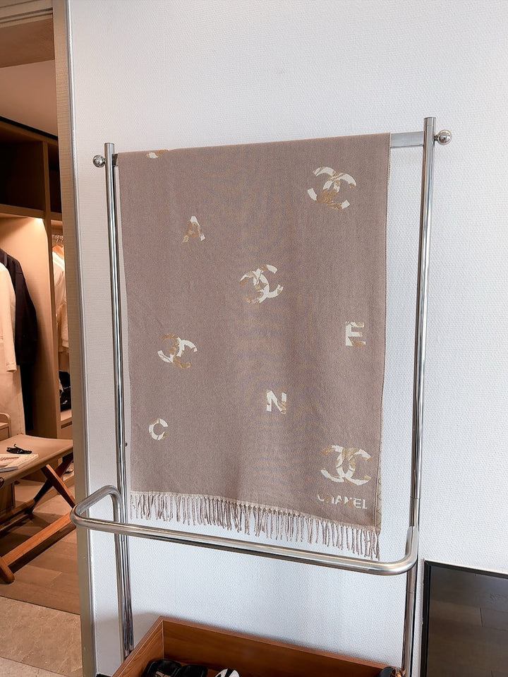 fashion CC letters double-sided two-color scarf