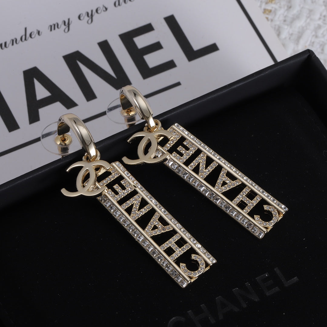 fashion CD letter hollow earrings