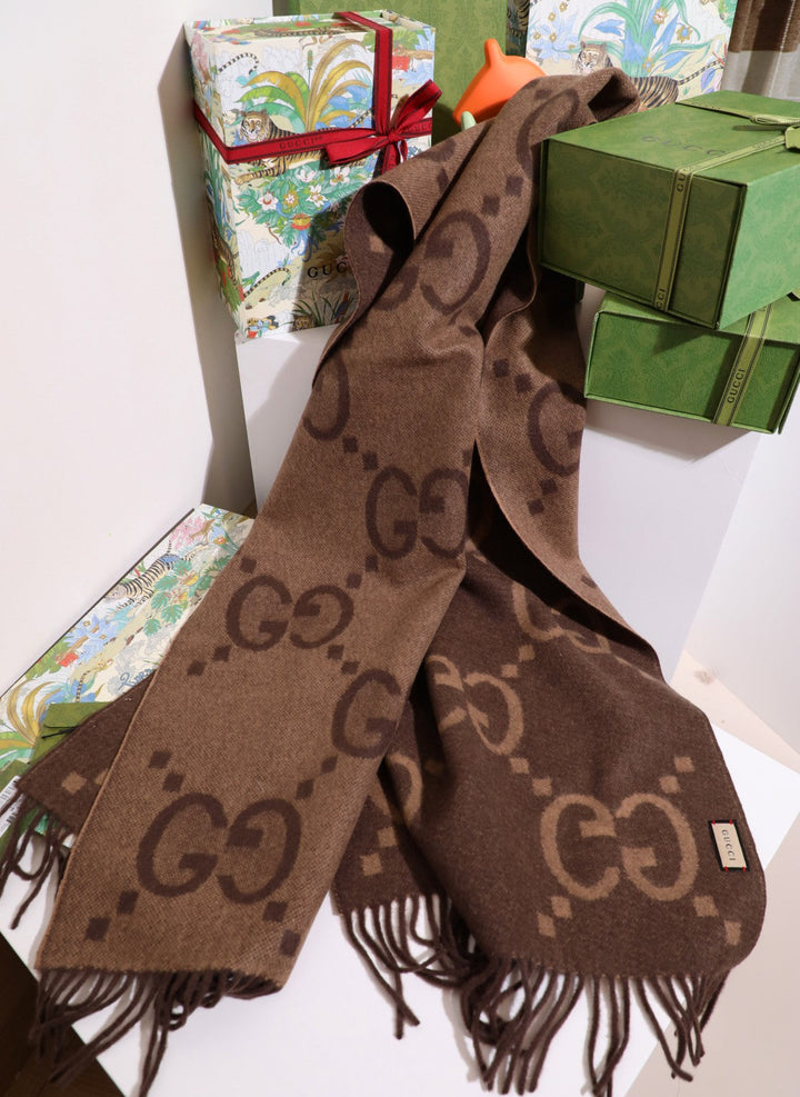 Classic GG double-sided jacquard tassel scarf