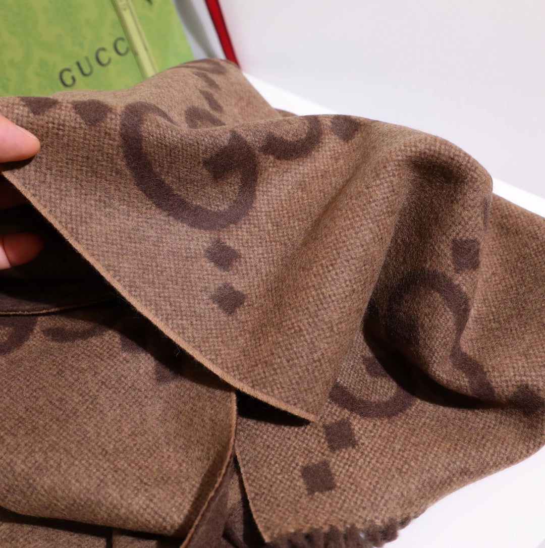 Classic GG double-sided jacquard tassel scarf