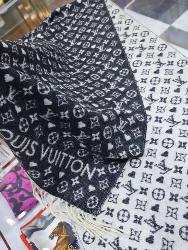 Classic Clover Limited Edition Series Cashmere Scarf