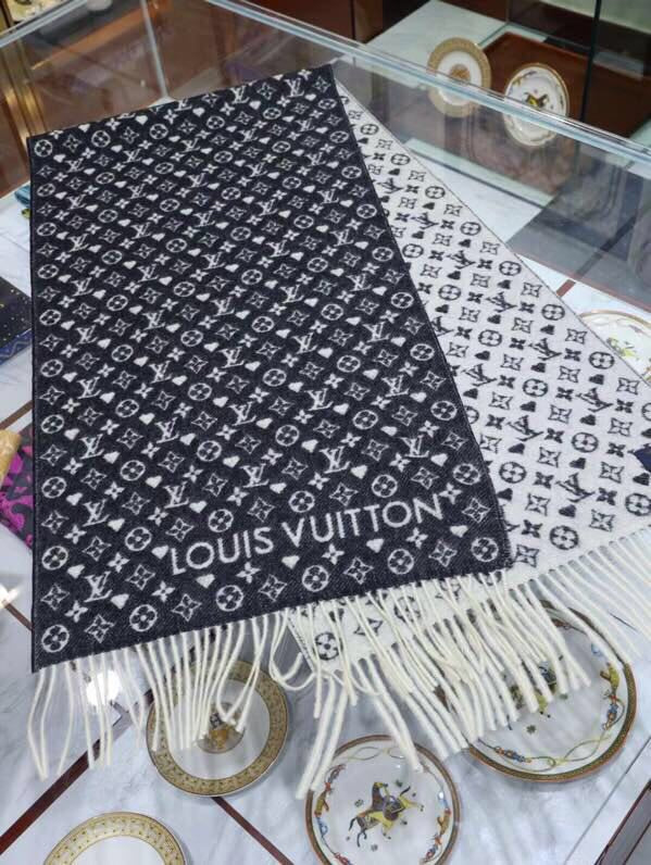 Classic Clover Limited Edition Series Cashmere Scarf
