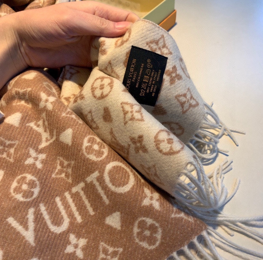Classic Clover Limited Edition Series Cashmere Scarf