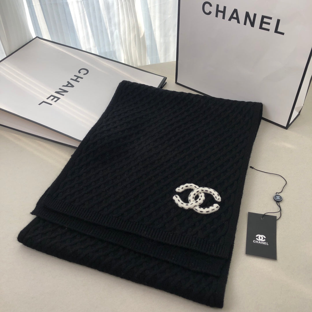Fashion CC knitted cashmere scarf