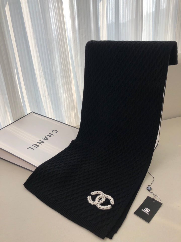 Fashion CC knitted cashmere scarf