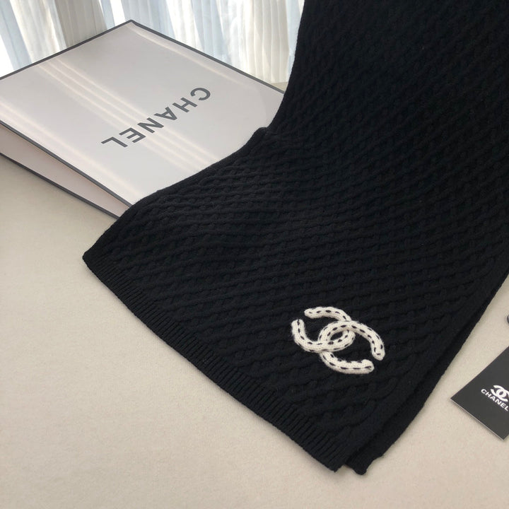Fashion CC knitted cashmere scarf