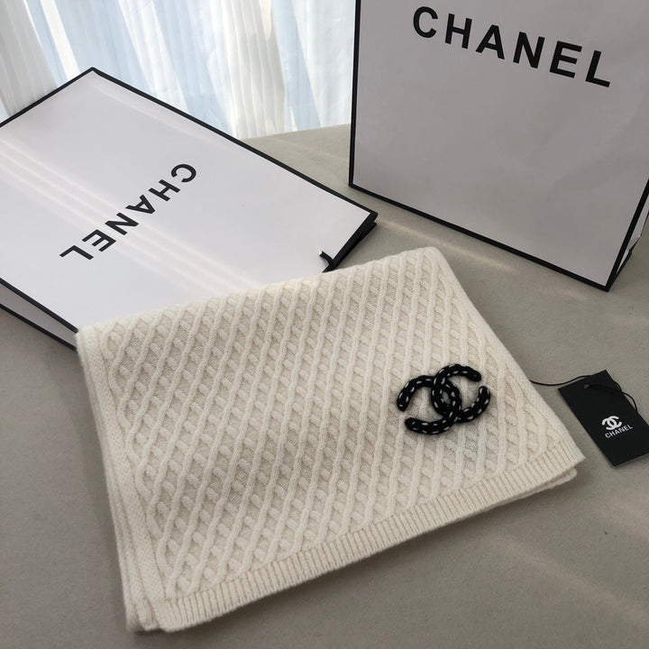 Fashion CC knitted cashmere scarf