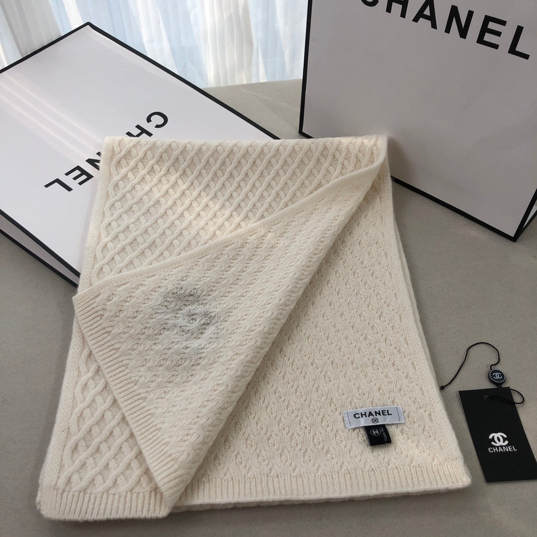 Fashion CC knitted cashmere scarf