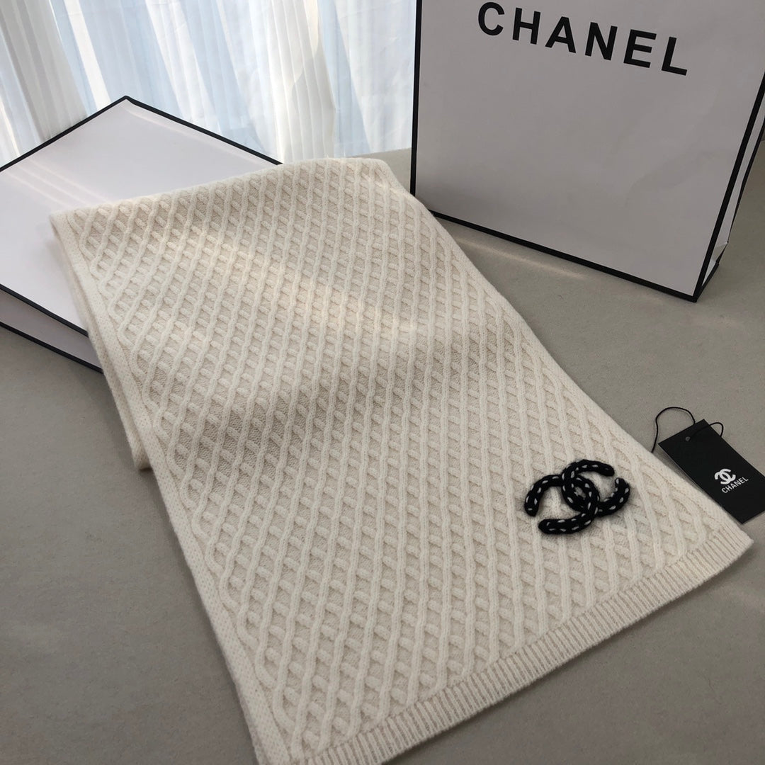 Fashion CC knitted cashmere scarf