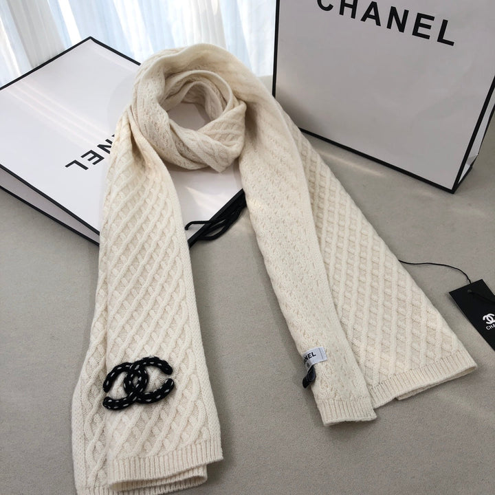 Fashion CC knitted cashmere scarf