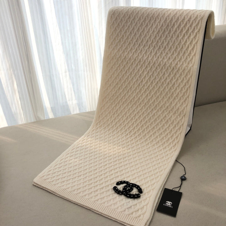 Fashion CC knitted cashmere scarf