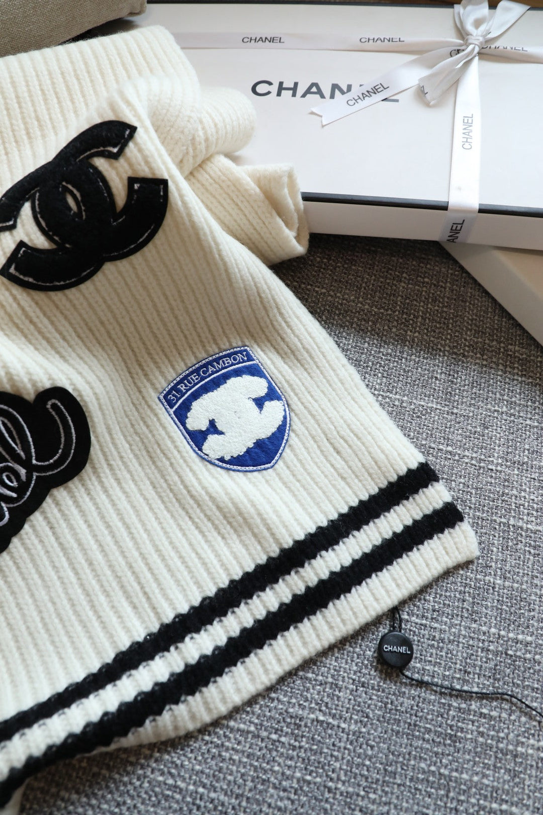 Fashion CC Stamp Knitted Scarf