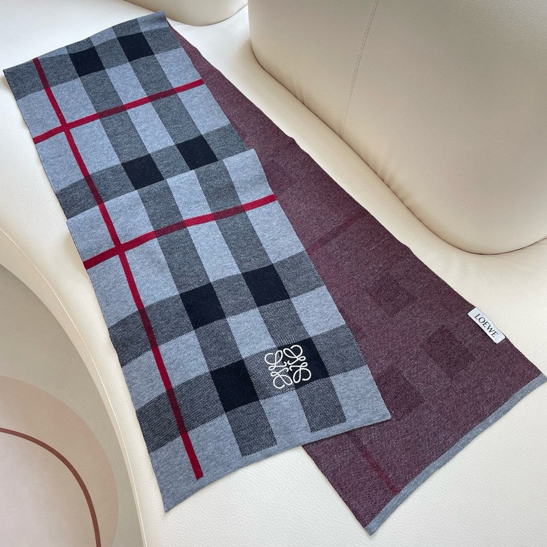 Fashion CC Stamp Knitted Scarf